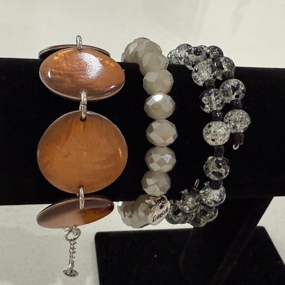 3 Assorted Vintage Fashion Bracelets - Picture 4 of 9